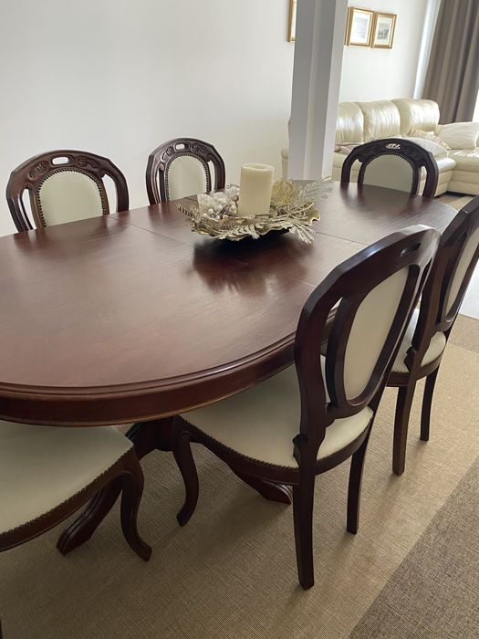 Mesa de jantar extensivel em madeira maciça com 6 cadeiras