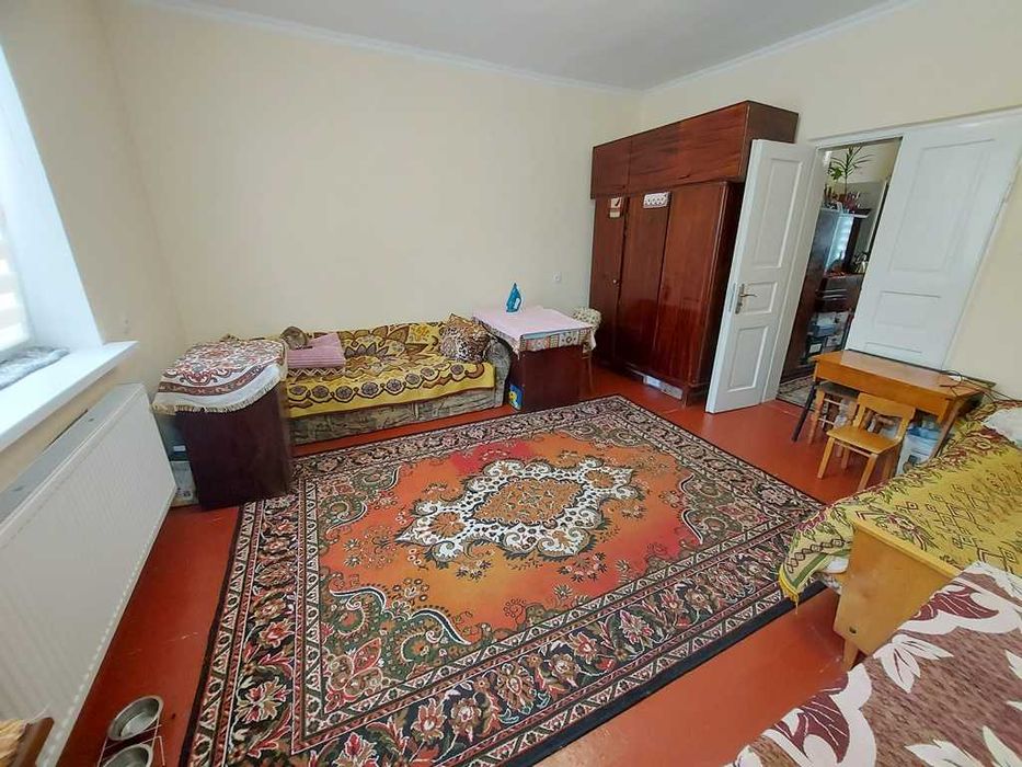 Продається добротний житловий будинок в центр. частині  м.Стрий...