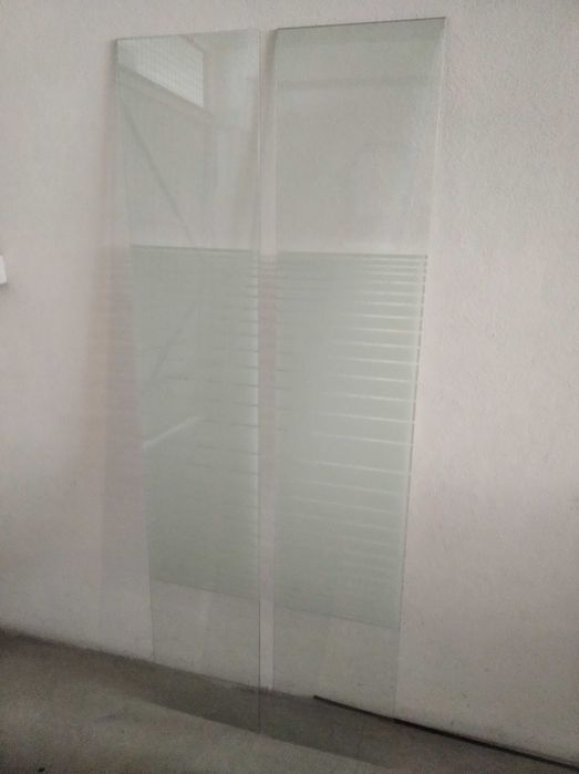 Painéis de vidro listrados para cabines de duche, tampos de móveis, etc