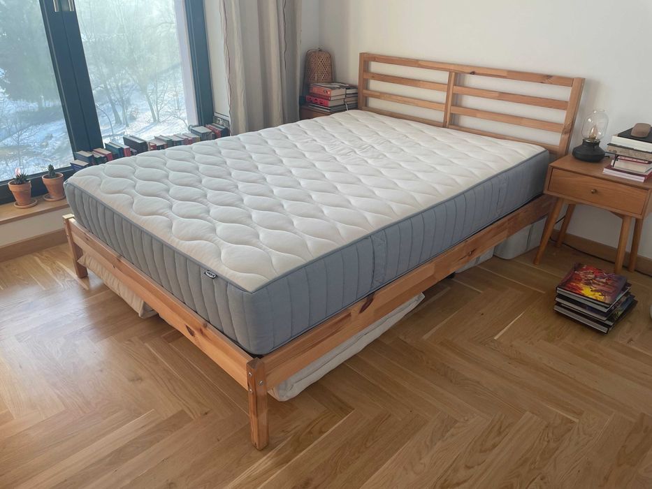 Materac VÅGSTRANDA + rama łóżka TARVA, 140x200cm