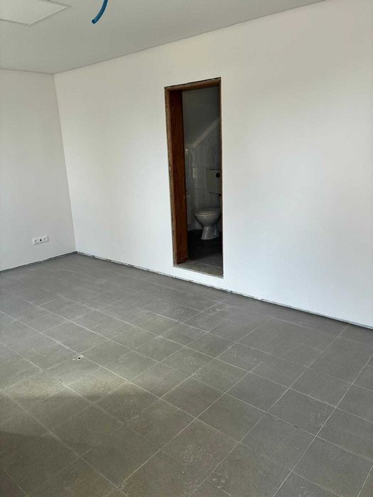 Espaço para Serviços | Santa Marta de Portuzelo (Cruzeiro)