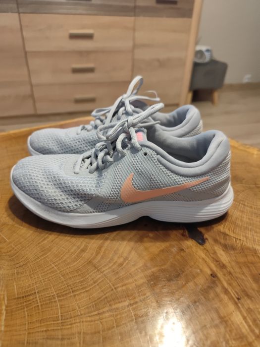 Buty sportowe NIKE damskie r.37,5
