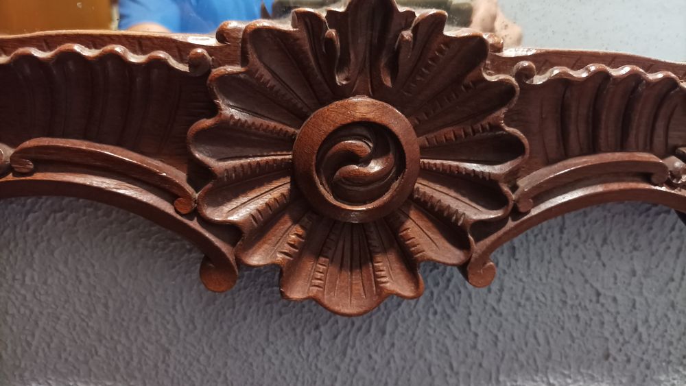 Caixilho em Madeira de Mogno maciça