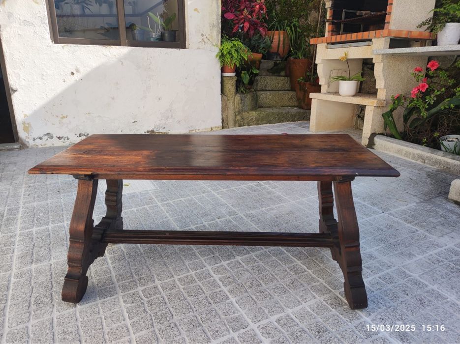 Mesa de Apoio de Interior