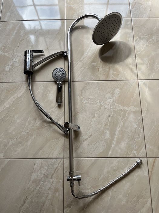 Bateria z prysznicem