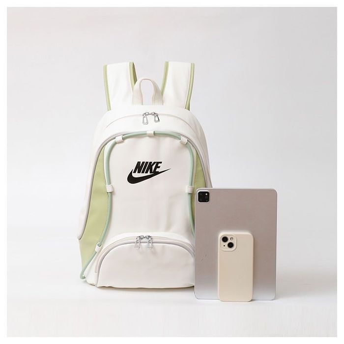 Женский рюкзак Nike (20 литров)