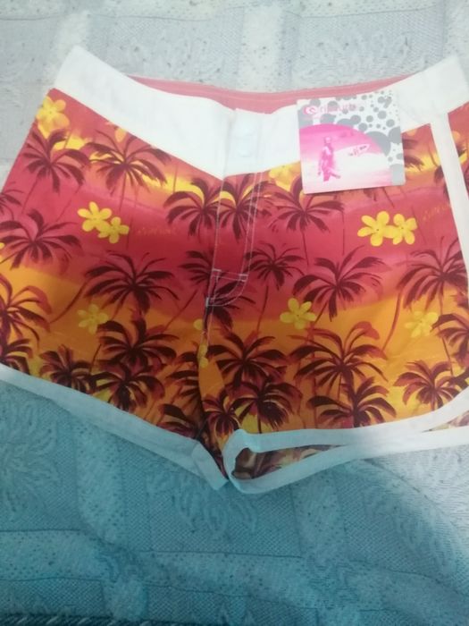 Calção  senhora,, rip curl, tamanha small ou médio, novo com etiqueta