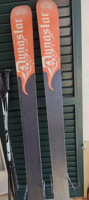 Skis Dynastar all mountain