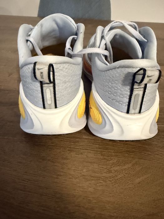 Nike Vomero Plus