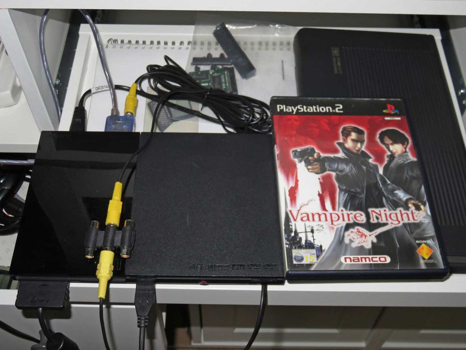 Playstation 2: G Con 2 Namco Blue Light Gun + Vampire Night