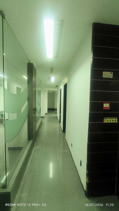 Espaço Comercial e de Serviços com 221 m² | Comércio, Serviços ou Restauração | Garagem para 5 Viaturas