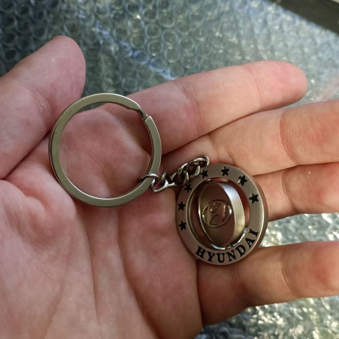Автомобильный брелок Hyundai металл