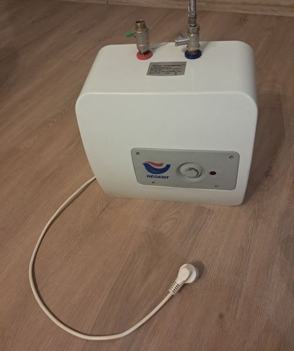 Elektryczny przepływowy podgrzewacz wody