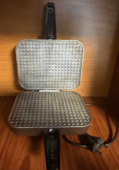 Электро-вафельница Ласунка