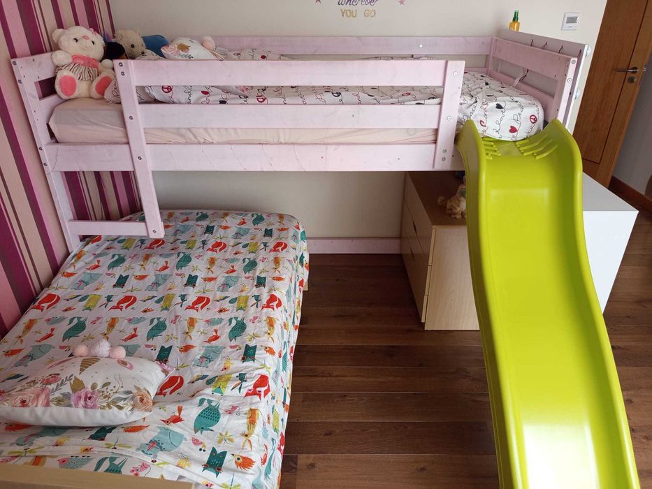Cama com escorrega