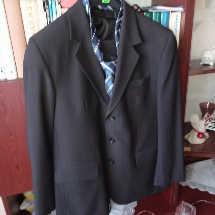 Sprzedam ładny garnitur