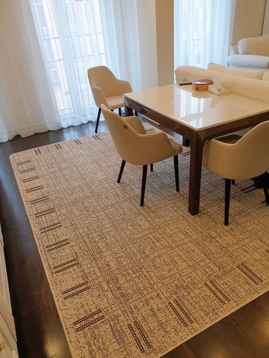 Безворсовий килим на латексній основі яка не ковза