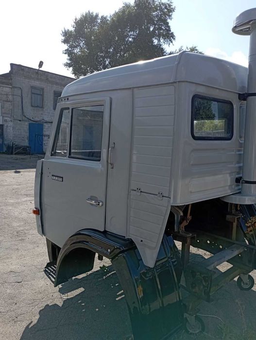 Кабіна Камаз 54105 зі спалкою