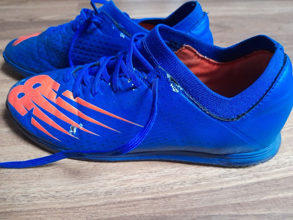 Buty halówki r. 39 sportowe trochę uszkodzone