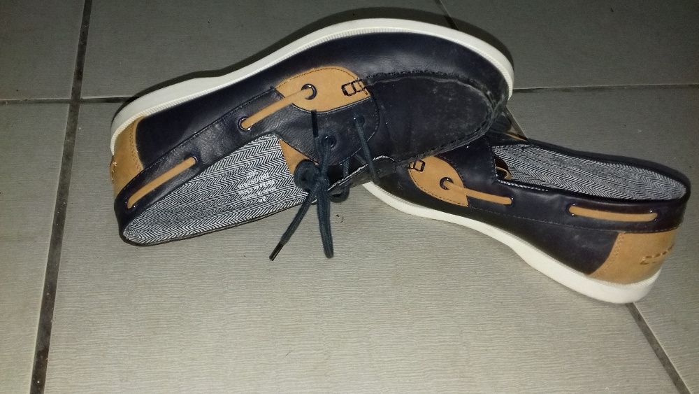 Sapatos zara rapaz n.36 muito pouco uso