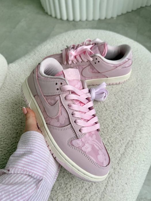 プレイリーローズ 36-45 Nike SB Dunk Low Wmns 'LACE PACK - REGAL PINK': 2 599 грн