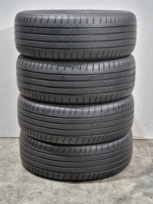 4 Pneus 235/55R18 BRIDGESTONE Semi Novos