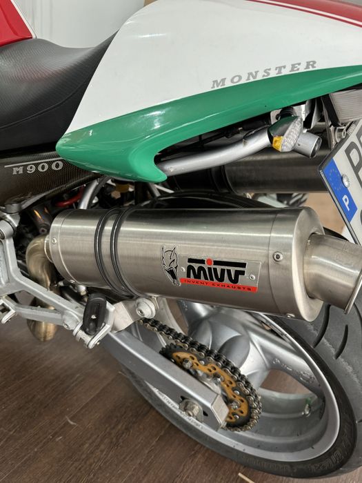 Ducati monster 900 ( troca)