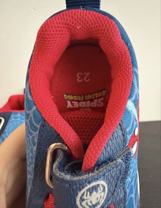 Buty spiderman sneakersy 23 z migającymi diodami CCC spiderman