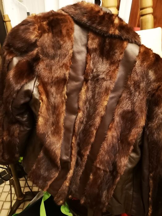 Casaco em pele e pelo