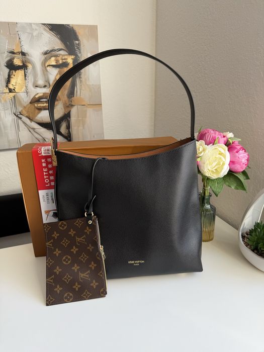 Сумка Louis Vuitton Low Key Hobo