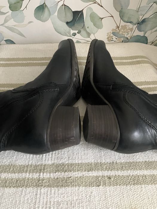 Botki damskie Bellissima ocieplane czarne na slupku roz.38