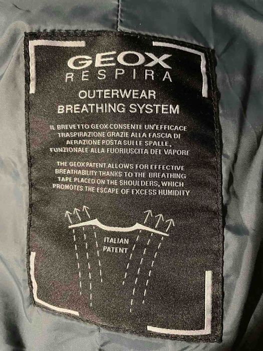 куртка чорна жіноча Geox