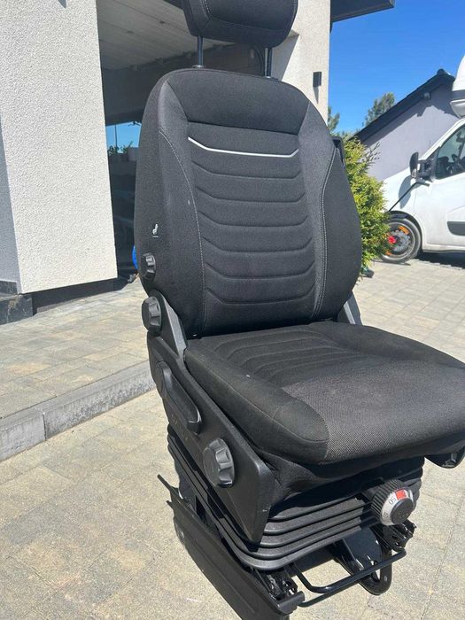 Iveco Daily fotel pasażera prawy pneumatyczny
