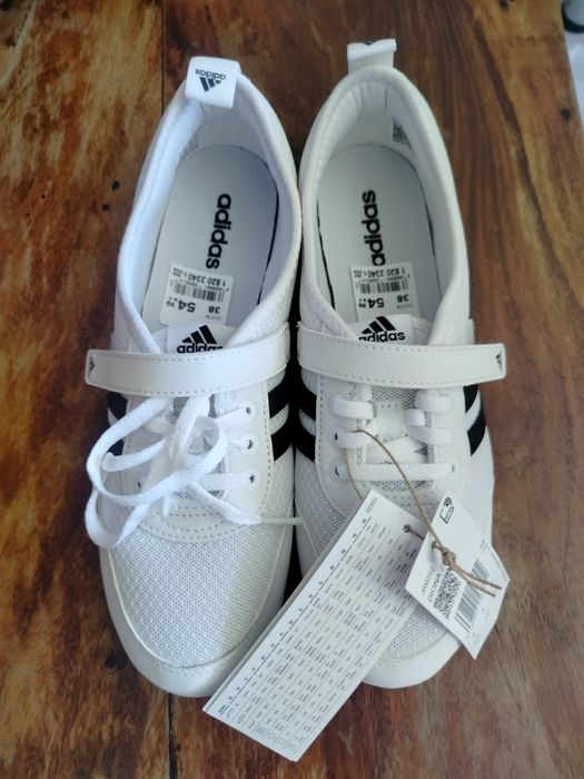 Adidas Diona 2.0