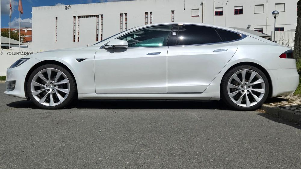 Tesla Model S 100 kWh Long Range AWD