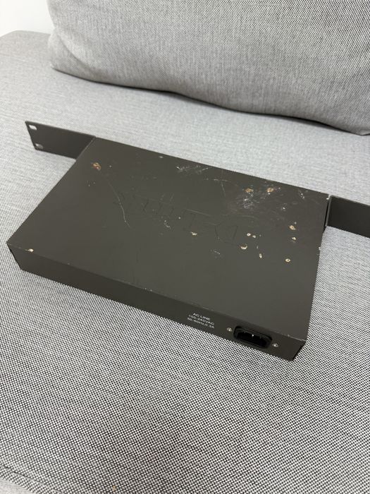 Продам маршрутизатор / коммутатор D-Link DES-1024D