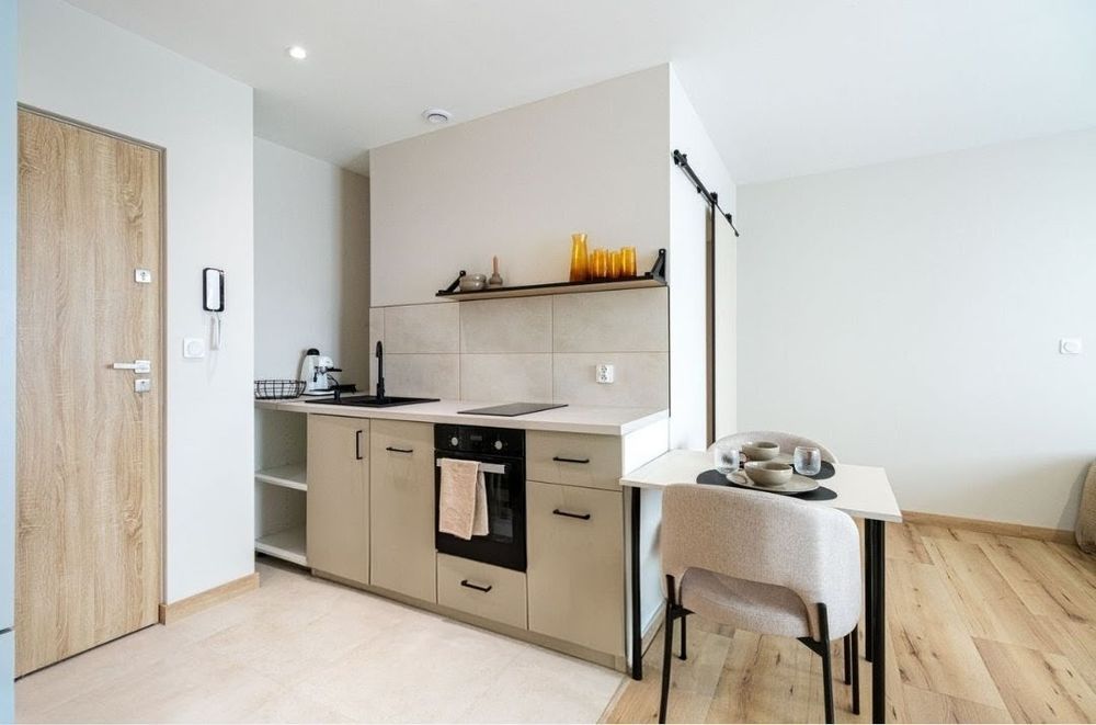 Kawalerka po generalnym remoncie (wszystko nowe)+piwnica --29,3 m2