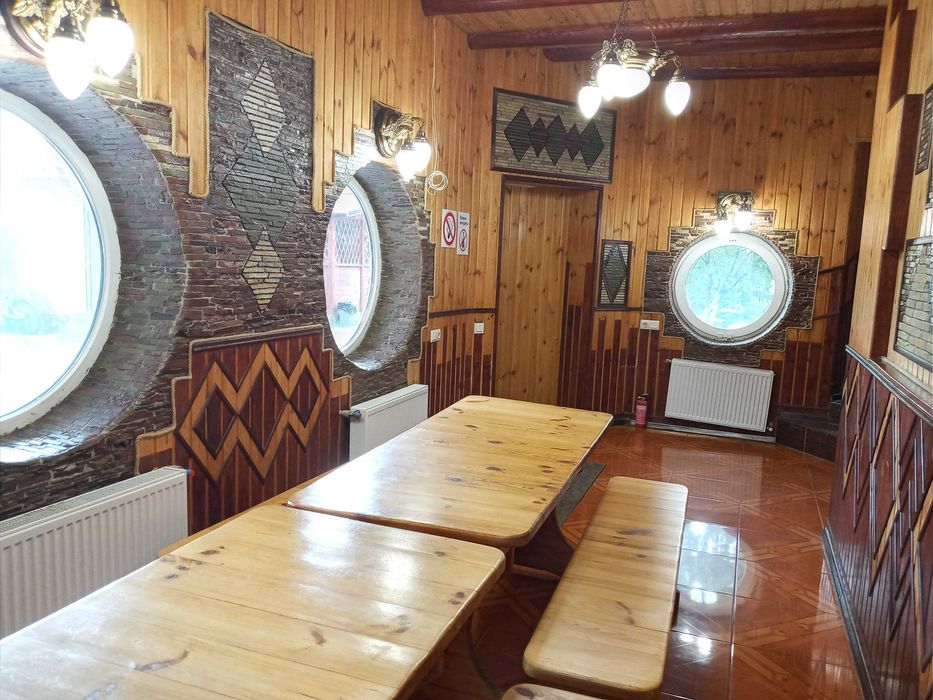 Аренда дома посуточно.Беседки, зал, мангал, бассейн,ландшафт, стадион