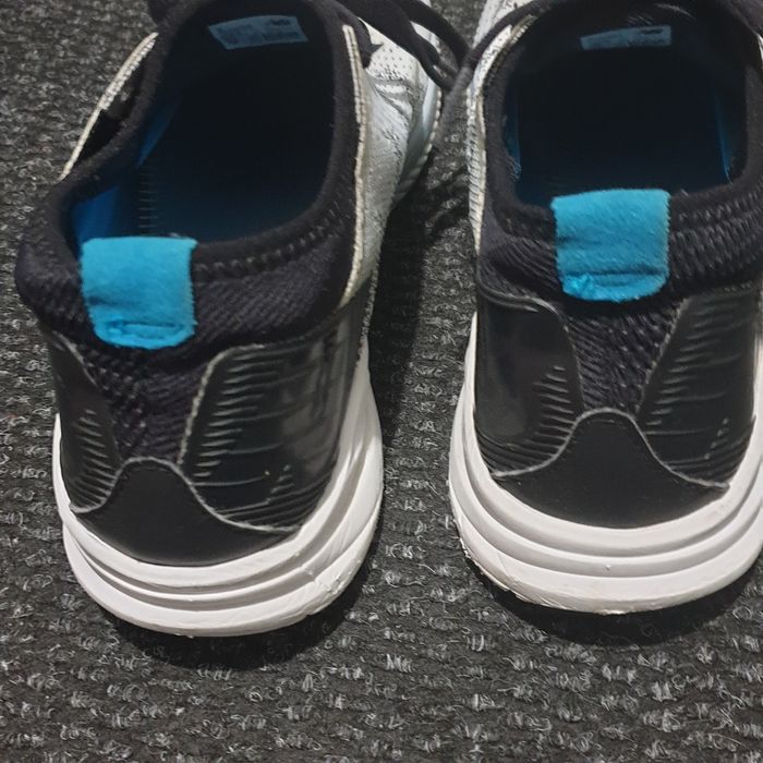 Фирменные , легкие кроссовки New Balance 44 р.