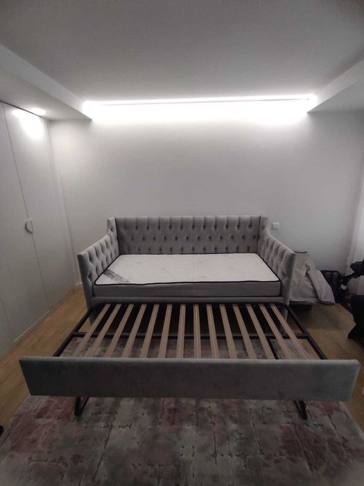 Cama de solteiro com gavetão, estofada a veludo + 1 Colchão