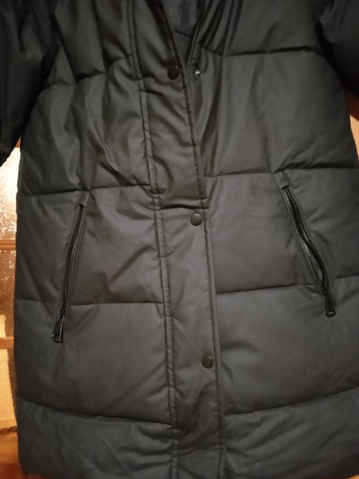 Продам зимнюю женскую куртку.