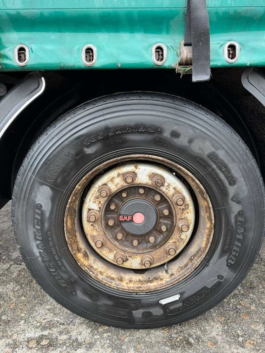 Напівпричіп Когель Kogel 2013року мега з мульдою рівна підлога 33палет