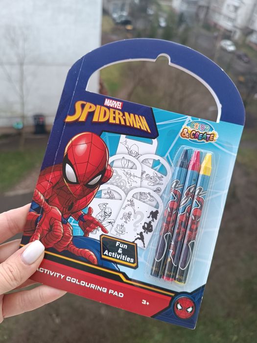 Розпродаж розмальовки від Дісней