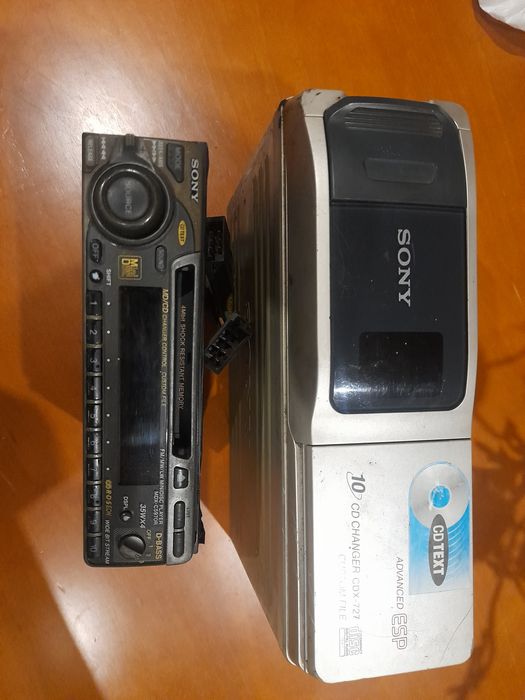 Auto rádio c/caixa  de cds