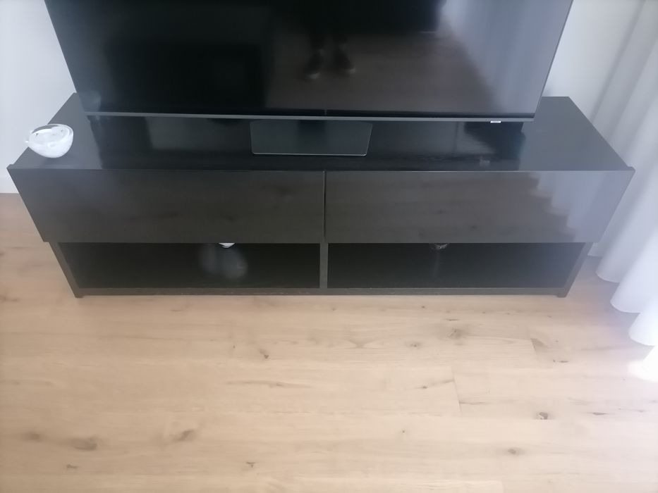 Móvel tv com gavetas lacadas