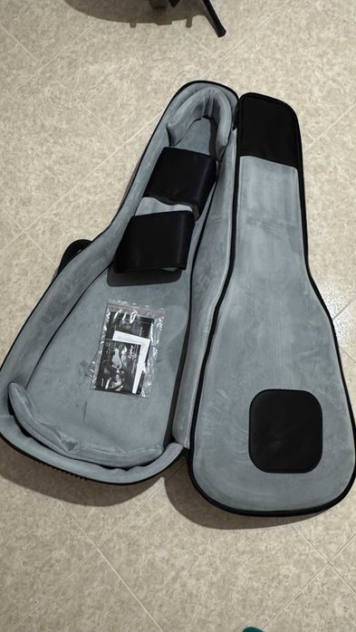Guitarra Epiphone Emperor Swingster Black