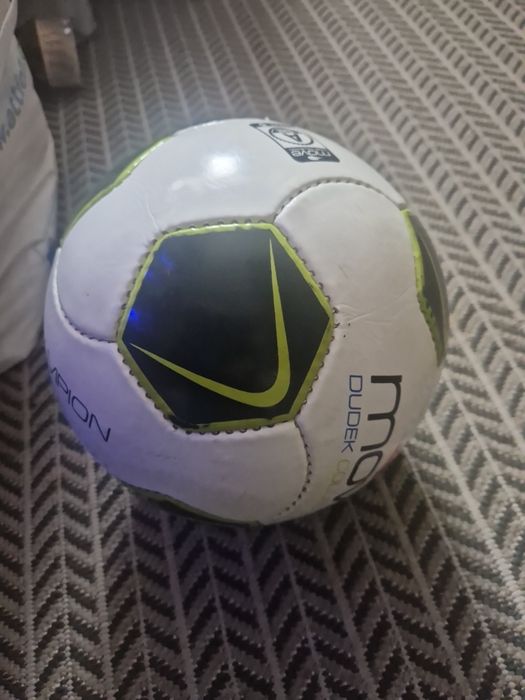 Piłka  z autografem Jerzy Dudka