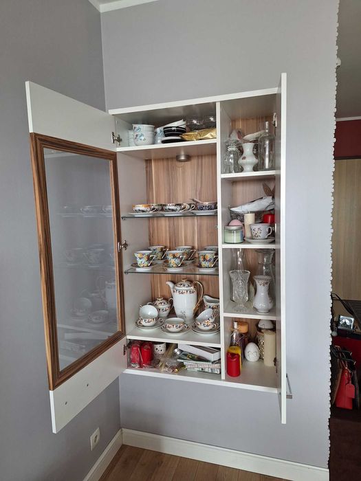 Gablotka / Witryna / Szafka wisząca - biała przeszklona