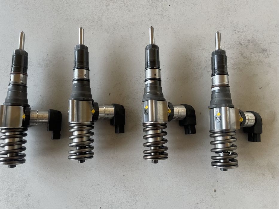 Насос форсунки пасат Б6 Passat B6 2.0 03G130073S 03G 130 073T