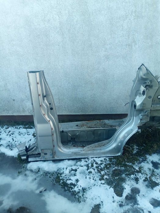 Trafic Primastar Vivaro Ćwiartka słupek próg podłużnica prawa